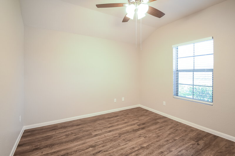 2,205/Mo, 135 Tonkawa Canyon Dr La Marque, TX 77568 Sitting Room View