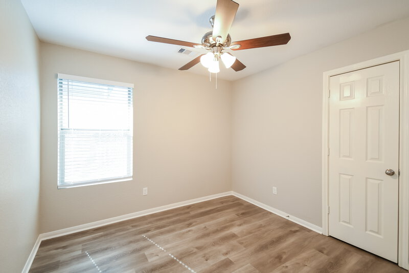 2,205/Mo, 135 Tonkawa Canyon Dr La Marque, TX 77568 Bedroom View 3