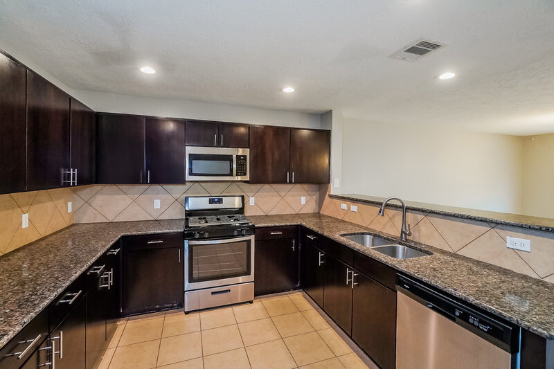 2,335/Mo, 3007 Mustang Meadow Ln Manvel, TX 77578 Kitchen View 2