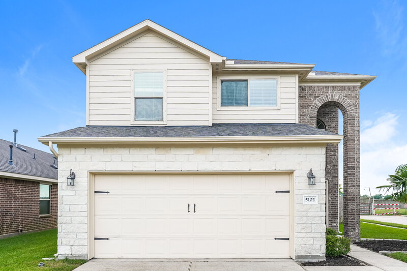 2,080/Mo, 5102 Lagoon Ct Bacliff, TX 77518 External View