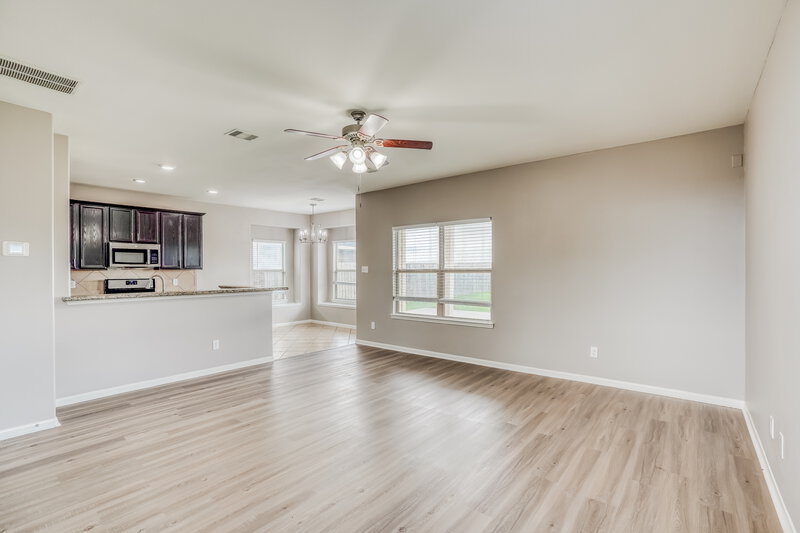 2,080/Mo, 5102 Lagoon Ct Bacliff, TX 77518 Living Room View