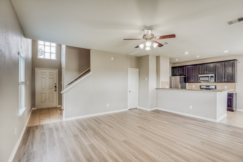 2,080/Mo, 5102 Lagoon Ct Bacliff, TX 77518 Living Room View 2