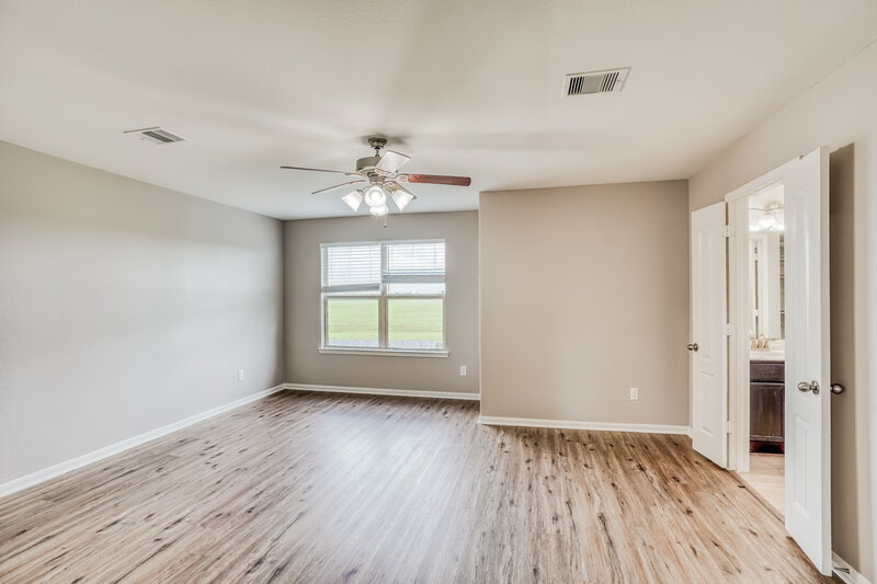 2,080/Mo, 5102 Lagoon Ct Bacliff, TX 77518 Main Bedroom View