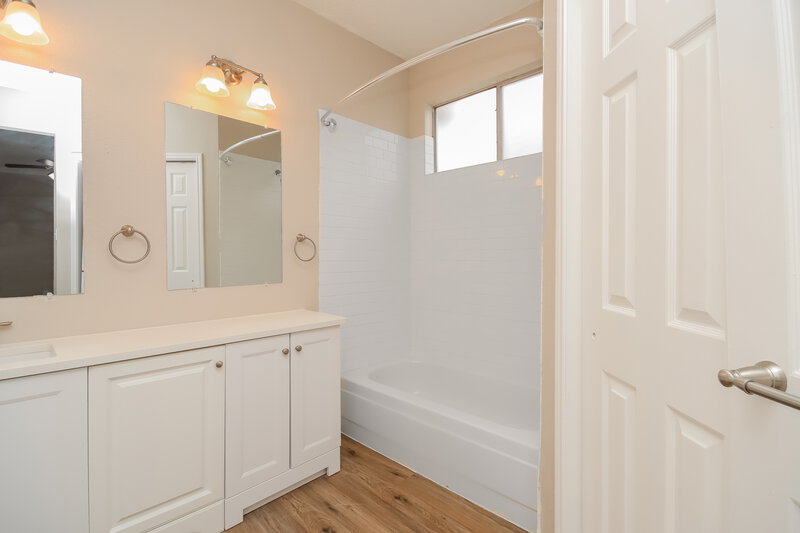 1,930/Mo, 3223 Ciderwood Dr Spring, TX 77373 Main Bathroom View