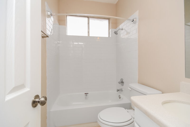 1,930/Mo, 3223 Ciderwood Dr Spring, TX 77373 Bathroom View 2
