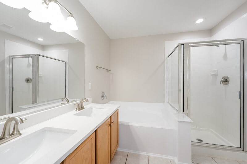 1,985/Mo, 20230 Cypresswood Gln Spring, TX 77373 Main Bathroom View