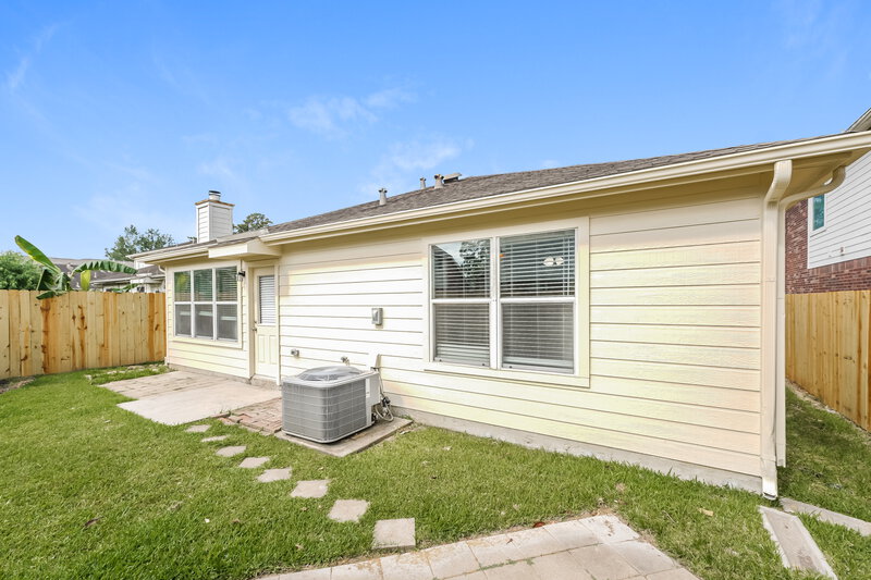 1,985/Mo, 20230 Cypresswood Gln Spring, TX 77373 Rear View