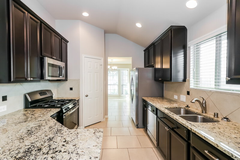 2,055/Mo, 18919 Hartford Falls Ln Richmond, TX 77407 Kitchen View 2