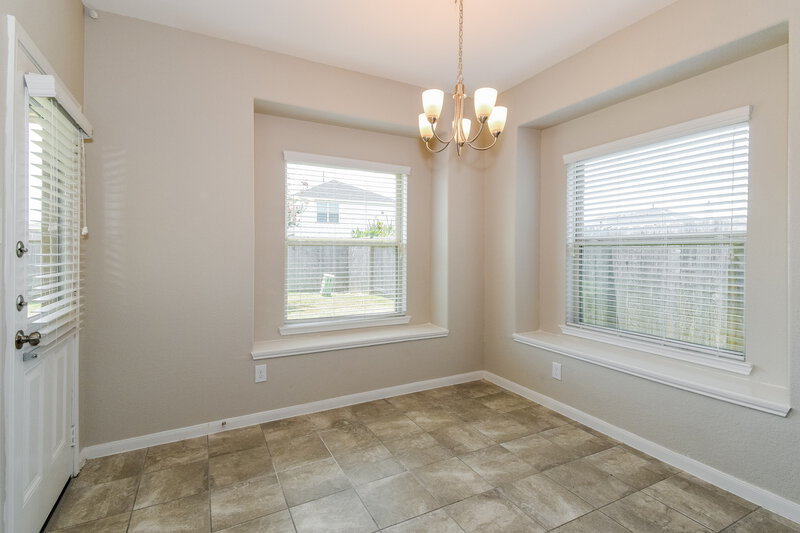 2,490/Mo, 5134 Misty Ln Bacliff, TX 77518 Dining Room View