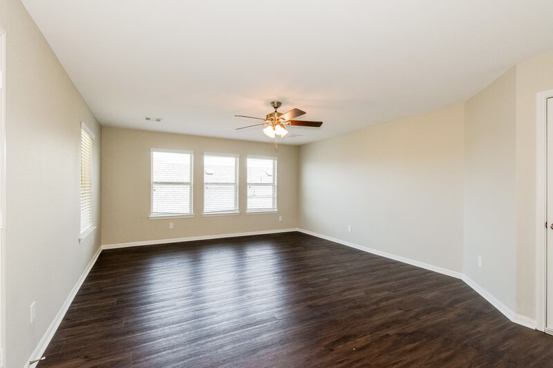 2,490/Mo, 5134 Misty Ln Bacliff, TX 77518 Family Room View 2