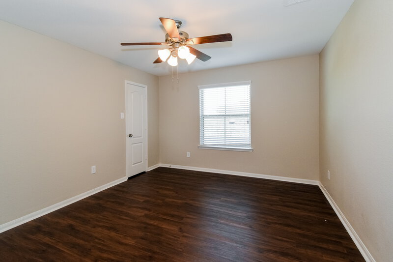 2,490/Mo, 5134 Misty Ln Bacliff, TX 77518 Bedroom View