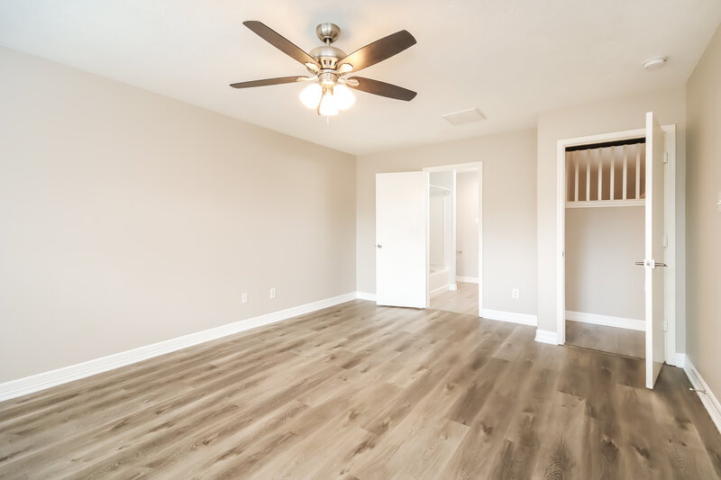 2,480/Mo, 14218 Willow Mountain Ln Houston, TX 77047 Main Bedroom View