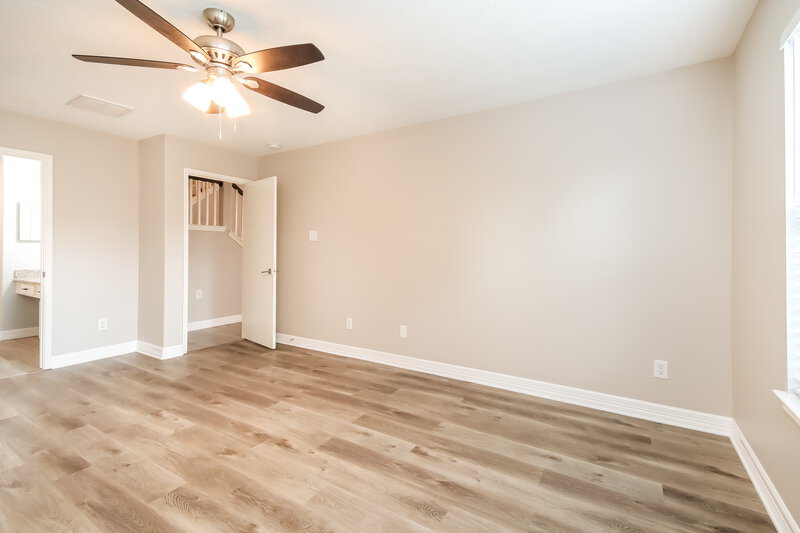 2,480/Mo, 14218 Willow Mountain Ln Houston, TX 77047 Main Bedroom View 2