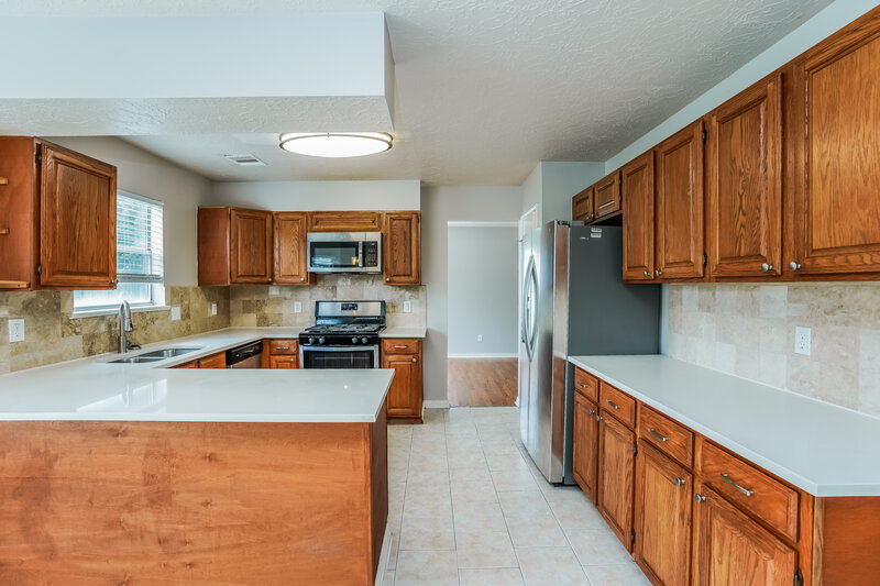 2,025/Mo, 8310 Woodland Willows Dr Houston, TX 77083 Kitchen View 2