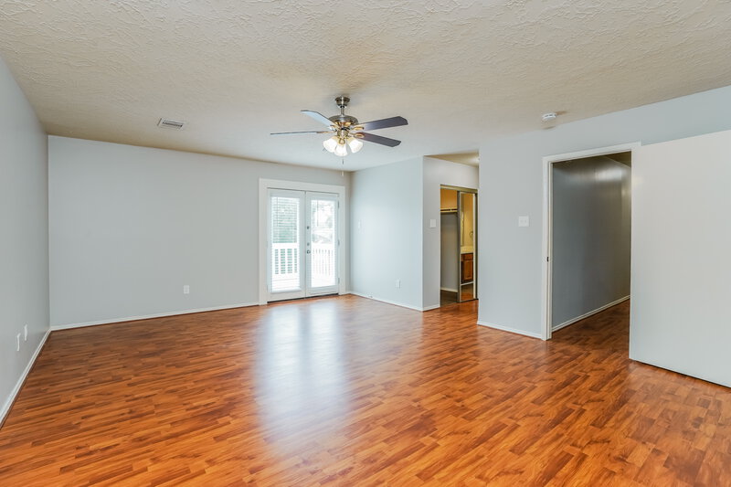 2,025/Mo, 8310 Woodland Willows Dr Houston, TX 77083 Main Bedroom View