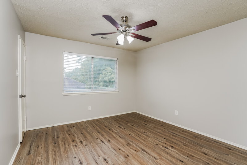 2,025/Mo, 8310 Woodland Willows Dr Houston, TX 77083 Bedroom View 4