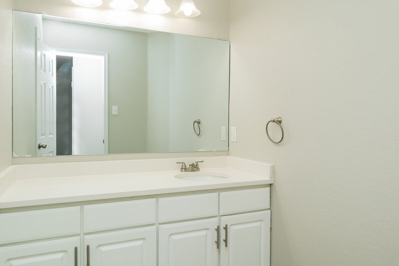 2,375/Mo, 16742 Warbler Dr Conroe, TX 77385 Bathroom View