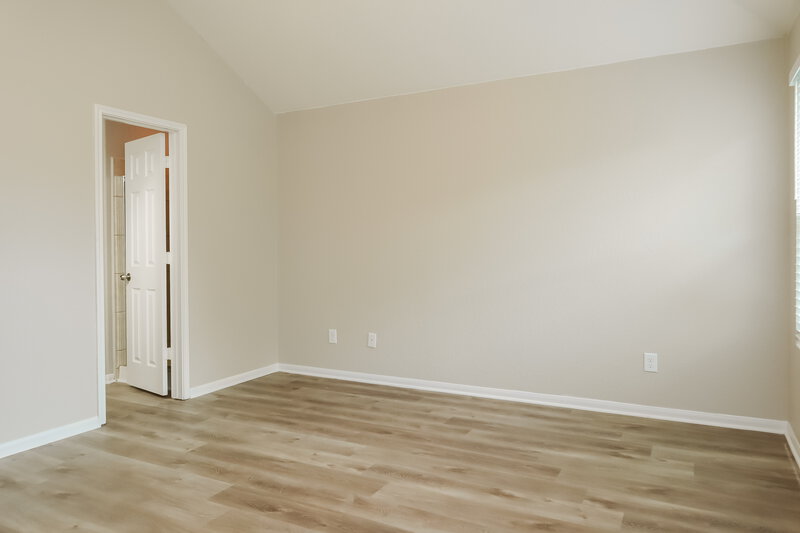 2,375/Mo, 16742 Warbler Dr Conroe, TX 77385 Main Bedroom View