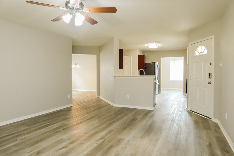 2,375/Mo, 16742 Warbler Dr Conroe, TX 77385 Living Room View