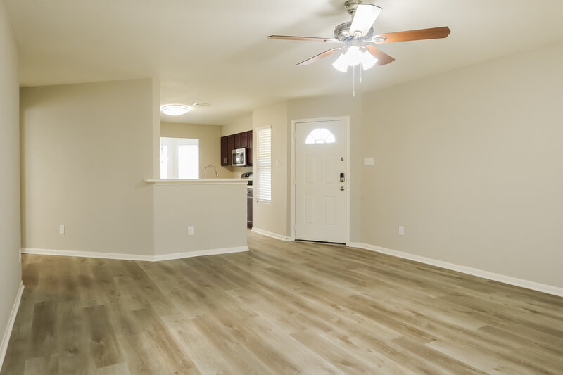 2,375/Mo, 16742 Warbler Dr Conroe, TX 77385 Living Room View 2