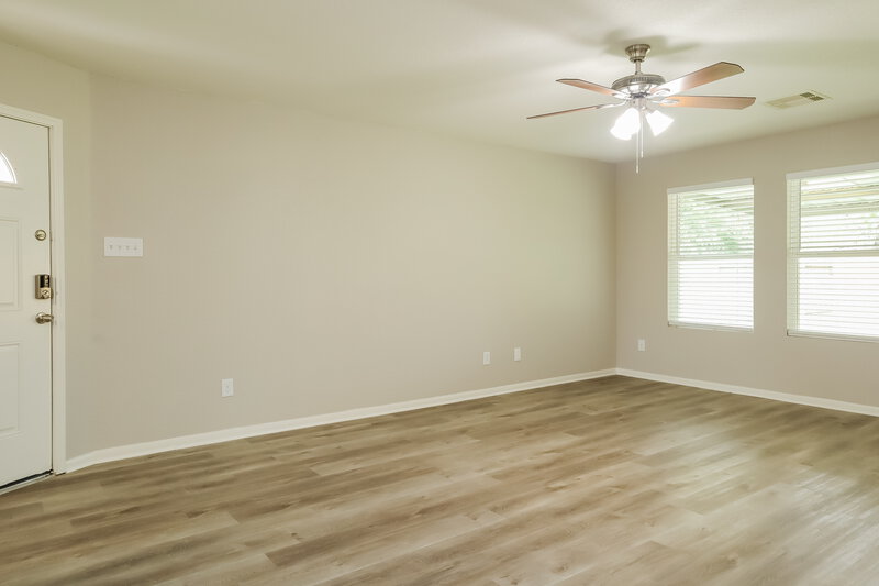2,375/Mo, 16742 Warbler Dr Conroe, TX 77385 Living Room View 3