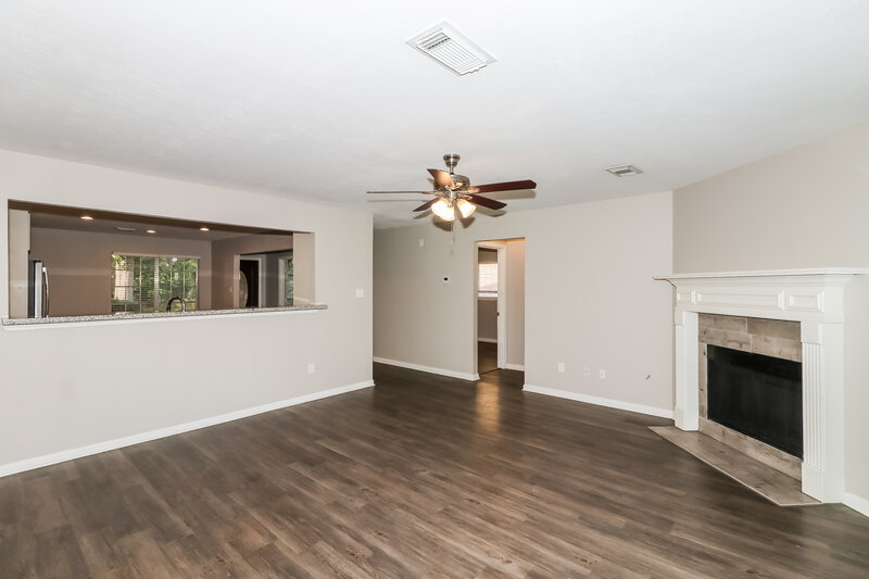 1,940/Mo, 8022 Bunting Ct Humble, TX 77396 Living Room View 2