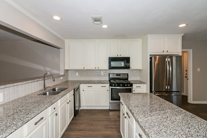 1,940/Mo, 8022 Bunting Ct Humble, TX 77396 Kitchen View 2