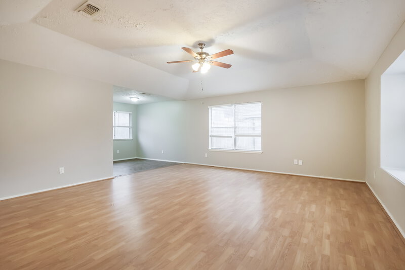 0/Mo, 4306 Owens Creek Ln Spring, TX 77388 Living Room View