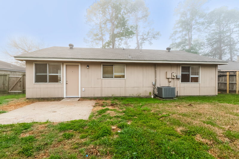 0/Mo, 4306 Owens Creek Ln Spring, TX 77388 Rear View