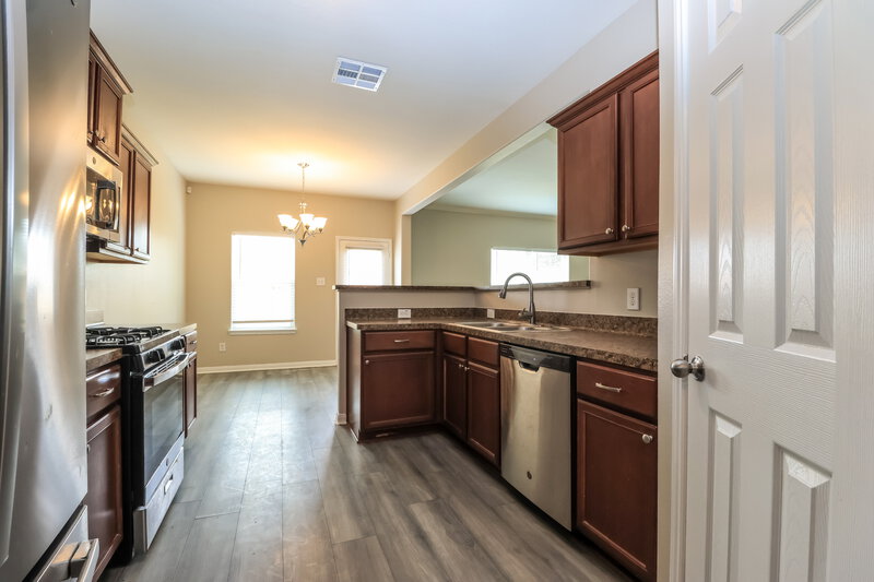 2,170/Mo, 325 Pine Mist Ln Conroe, TX 77304 Kitchen View 2