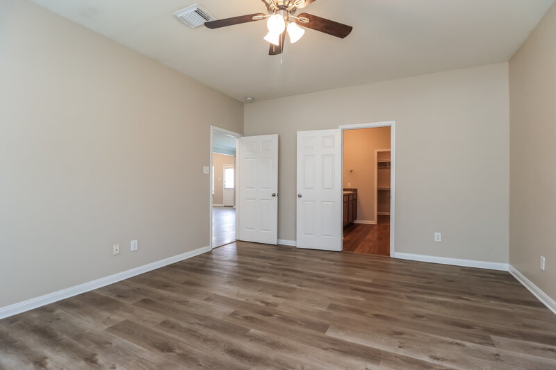 2,170/Mo, 325 Pine Mist Ln Conroe, TX 77304 Main Bedroom View 2