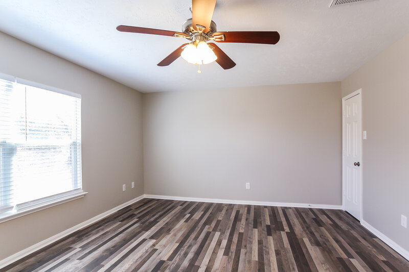 2,340/Mo, 16315 Rockcreek Ln Houston, TX 77049 Main Bedroom View