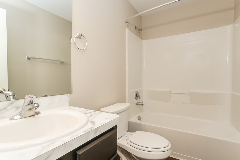 2,300/Mo, 20410 Sweet Louetta Ln Spring, TX 77388 Bathroom View
