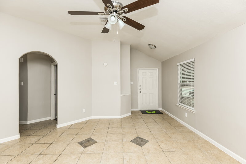 1,950/Mo, 3426 Owl Crossing Ln Humble, TX 77338 Living Room View 2