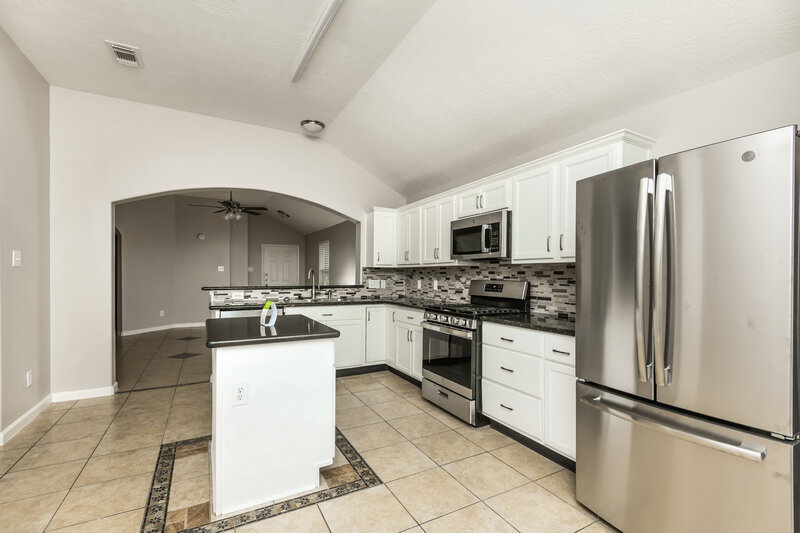 1,950/Mo, 3426 Owl Crossing Ln Humble, TX 77338 Kitchen View 2