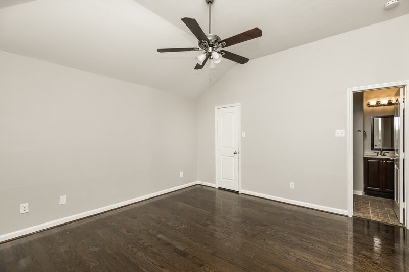 1,950/Mo, 3426 Owl Crossing Ln Humble, TX 77338 Main Bedroom View 2