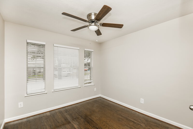 1,950/Mo, 3426 Owl Crossing Ln Humble, TX 77338 Bedroom View 2