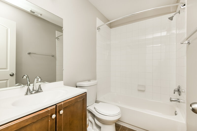 1,950/Mo, 3426 Owl Crossing Ln Humble, TX 77338 Bathroom View