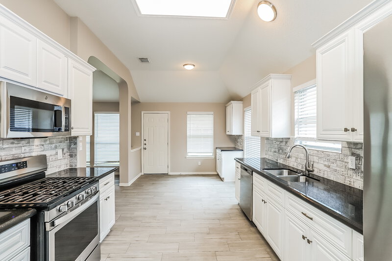 2,580/Mo, 5113 Orange Blossom Ct League City, TX 77573 Kitchen View