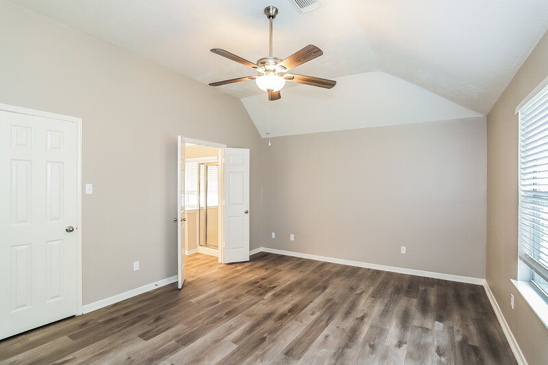 2,580/Mo, 5113 Orange Blossom Ct League City, TX 77573 Main Bedroom View