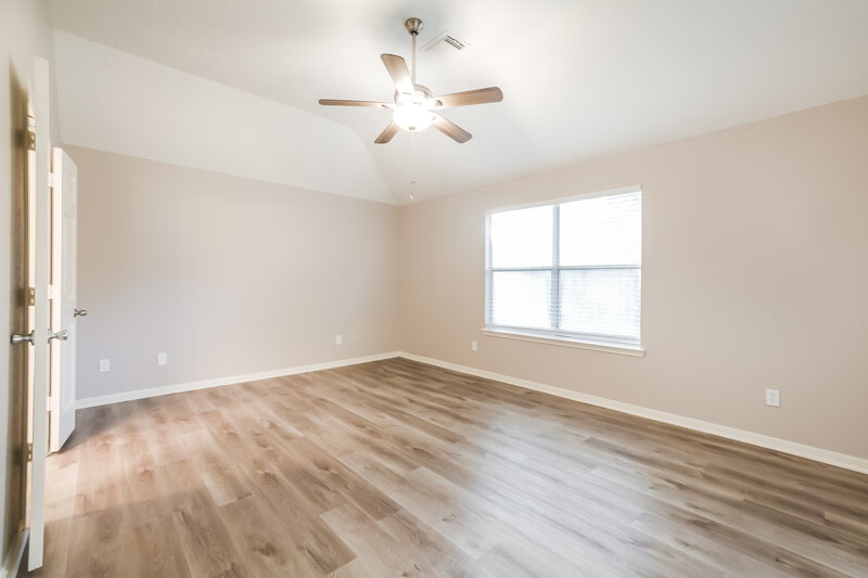 2,420/Mo, 5113 Orange Blossom Ct League City, TX 77573 Main Bedroom View