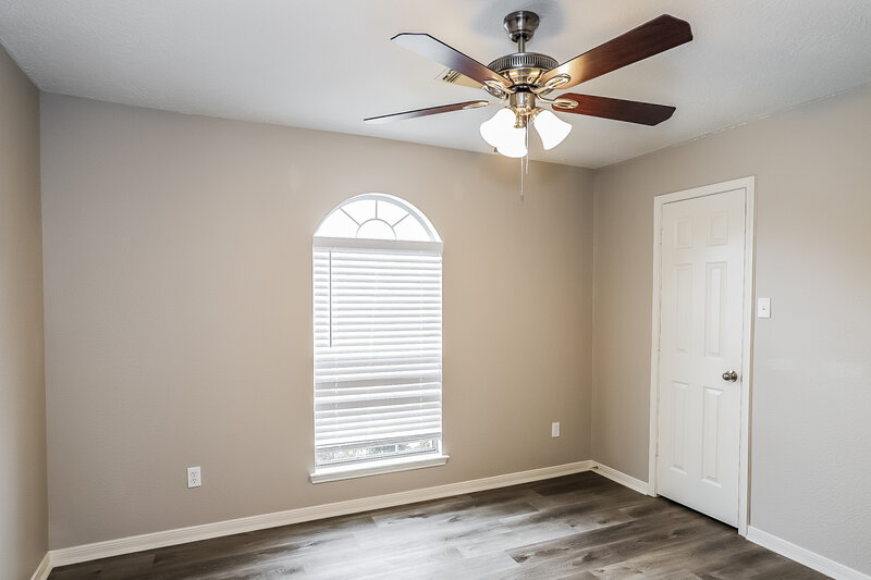2,580/Mo, 5113 Orange Blossom Ct League City, TX 77573 Bedroom View 2