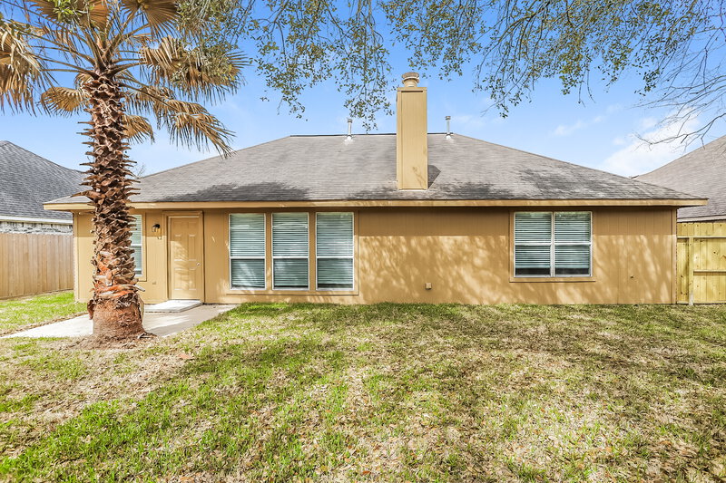 2,580/Mo, 5113 Orange Blossom Ct League City, TX 77573 Rear View