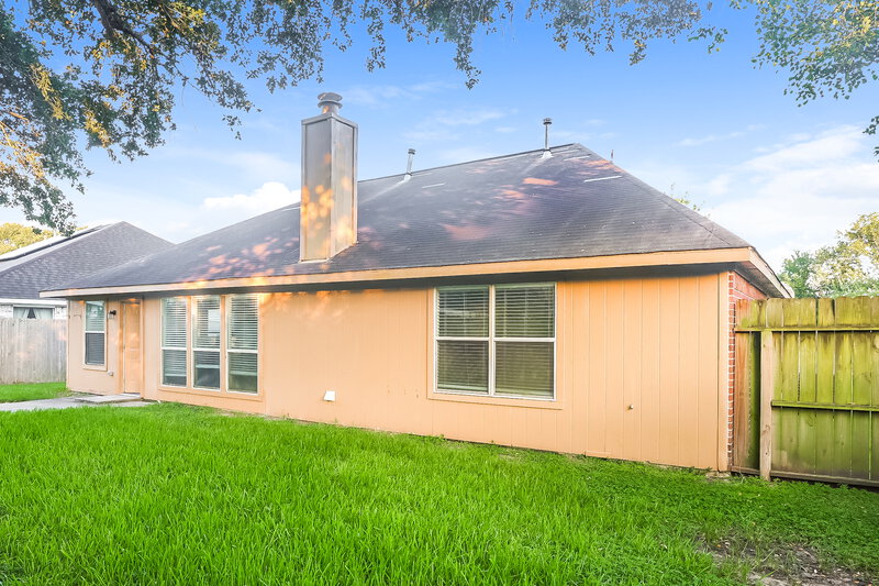 2,420/Mo, 5113 Orange Blossom Ct League City, TX 77573 Rear View
