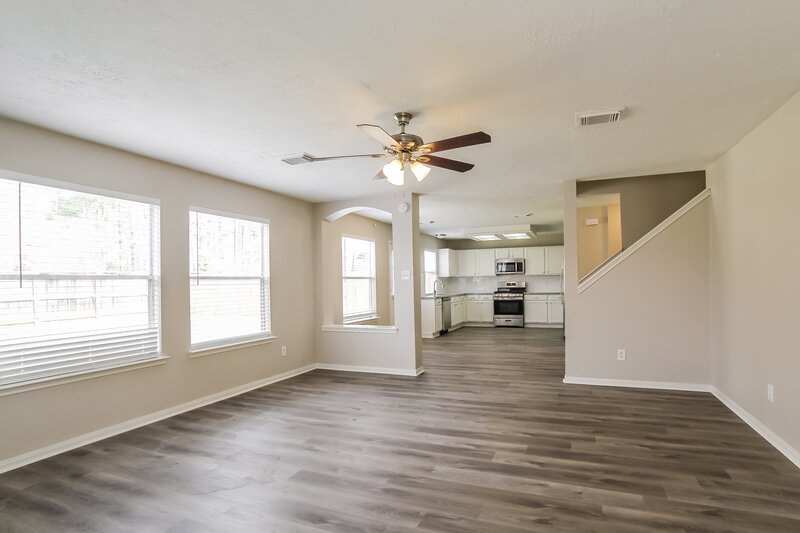 2,415/Mo, 31518 Kingston Village Dr Spring, TX 77386 Living Room View 2
