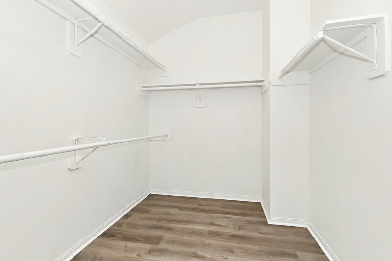 2,000/Mo, 31518 Kingston Village Dr Spring, TX 77386 Closet View