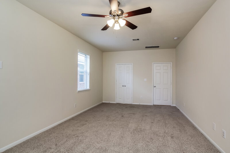 2,700/Mo, 21503 Mandarin Glen Cir Spring, TX 77388 Main Bedroom View 2