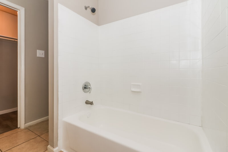 2,035/Mo, 1406 Mayweather Ln Richmond, TX 77406 Main Bathroom View 2