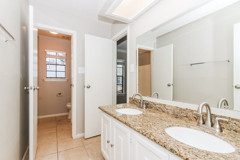 2,035/Mo, 1406 Mayweather Ln Richmond, TX 77406 Bathroom View