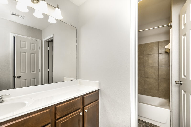 2,990/Mo, 16747 N Bob White Dr Conroe, TX 77385 Bathroom View